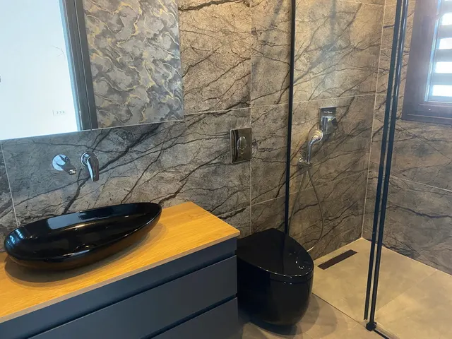Bahçelievler 3017 iç mekan duvar ve pencere detayı