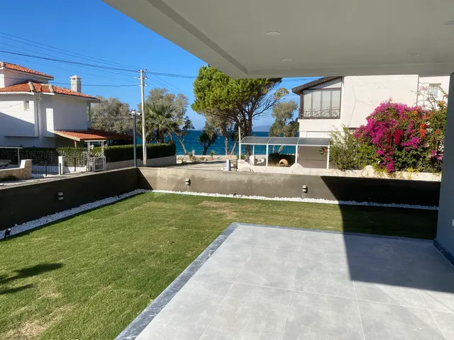 Bahçelievler 3017 deniz manzaralı villa ve müstakil yüzme havuzu