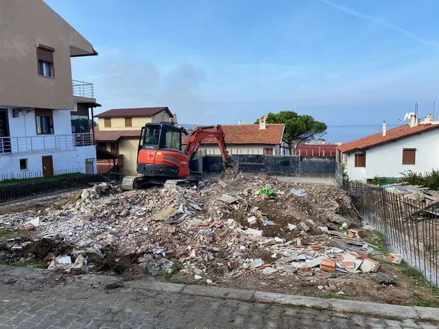 Karakaş Villası yıkım sonrası enkaz ve moloz temizliği