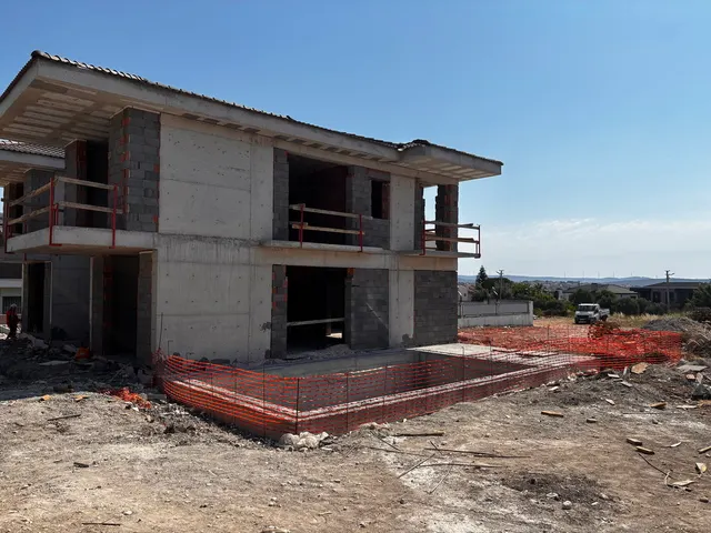 Bahçelievler 3526 çatı iskelesi ve kaba inşaat aşaması