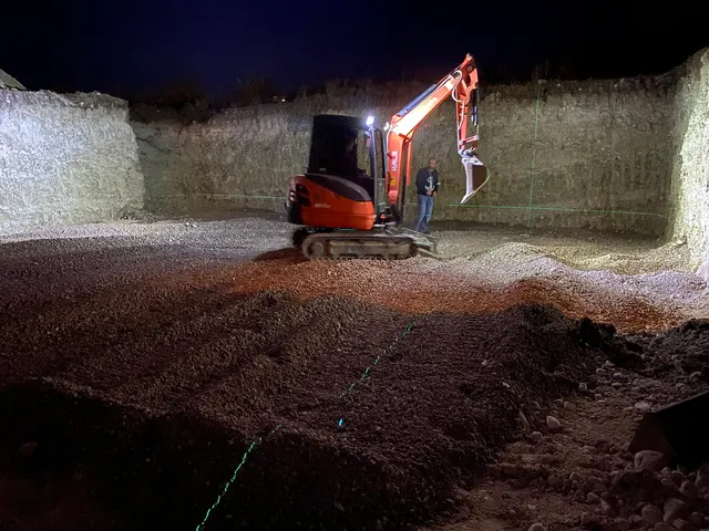 Meryem Ana Villası gece hafriyat çalışması - ekskavatörle kazı